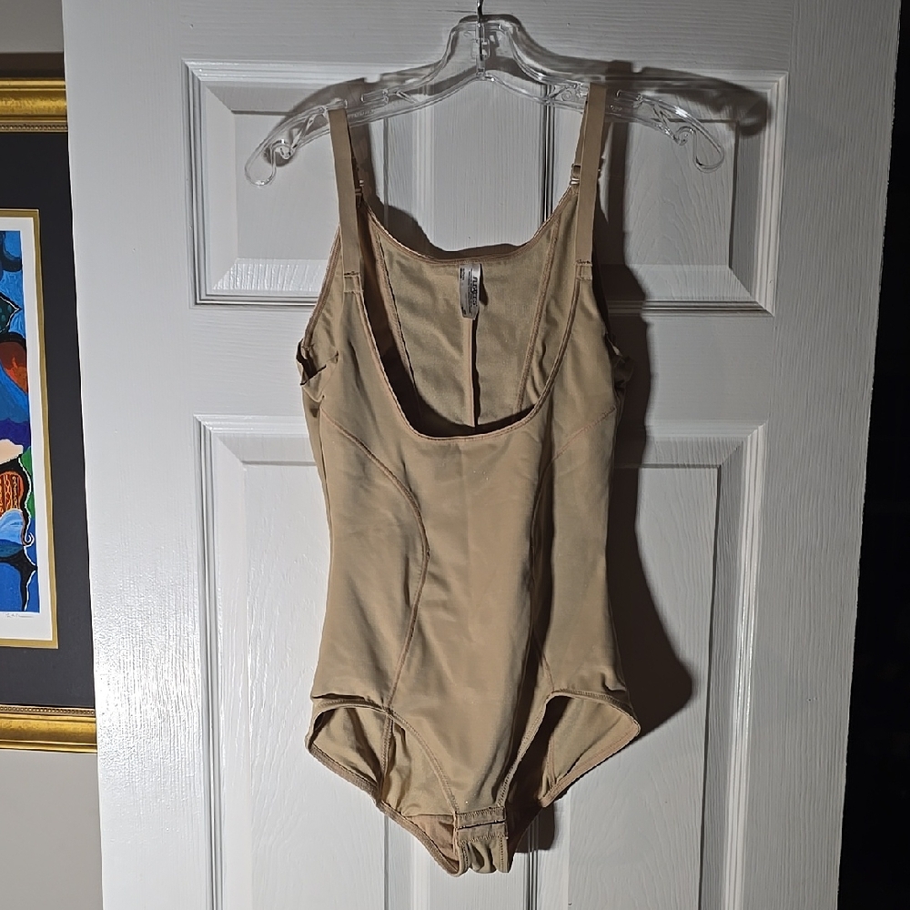 Flexees Beige shapewear